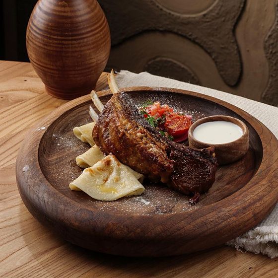 Кумыс кабырга из баранины с овощами