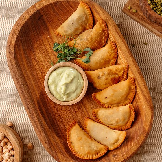 Чебуреки с красным соусом